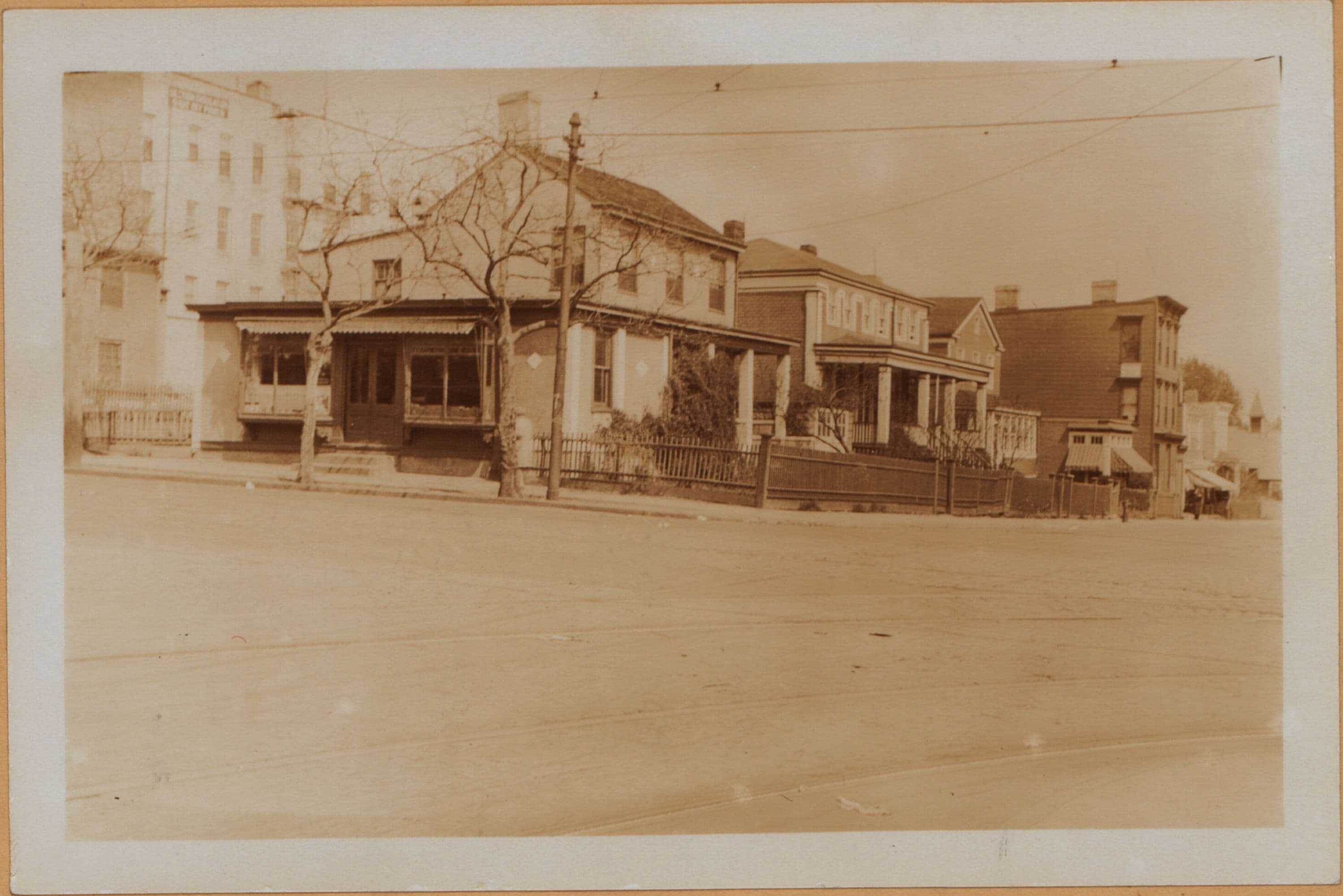 Brooklyn: 99th Street - 4th Avenue
