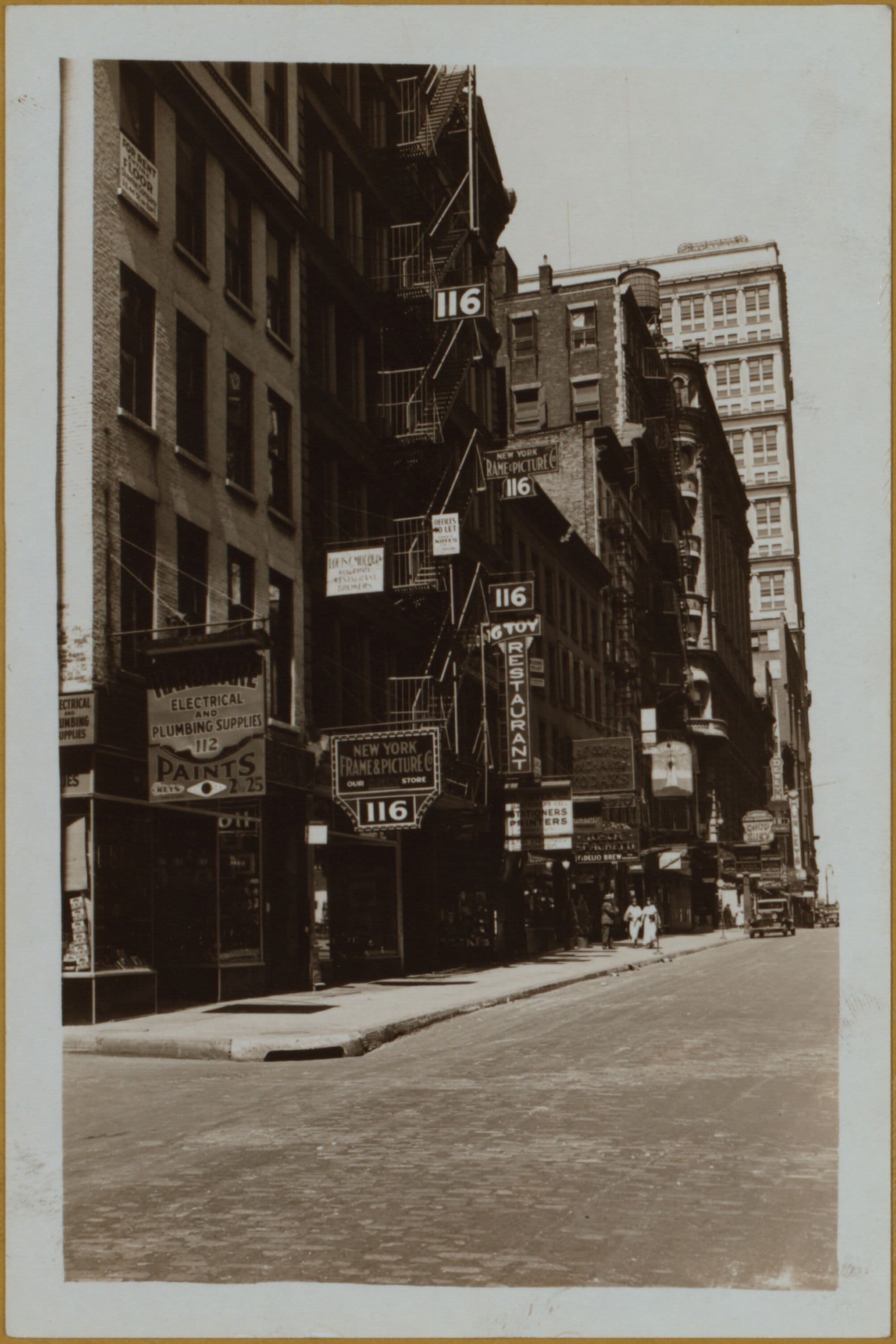 Manhattan: Fulton Street - Dutch Street