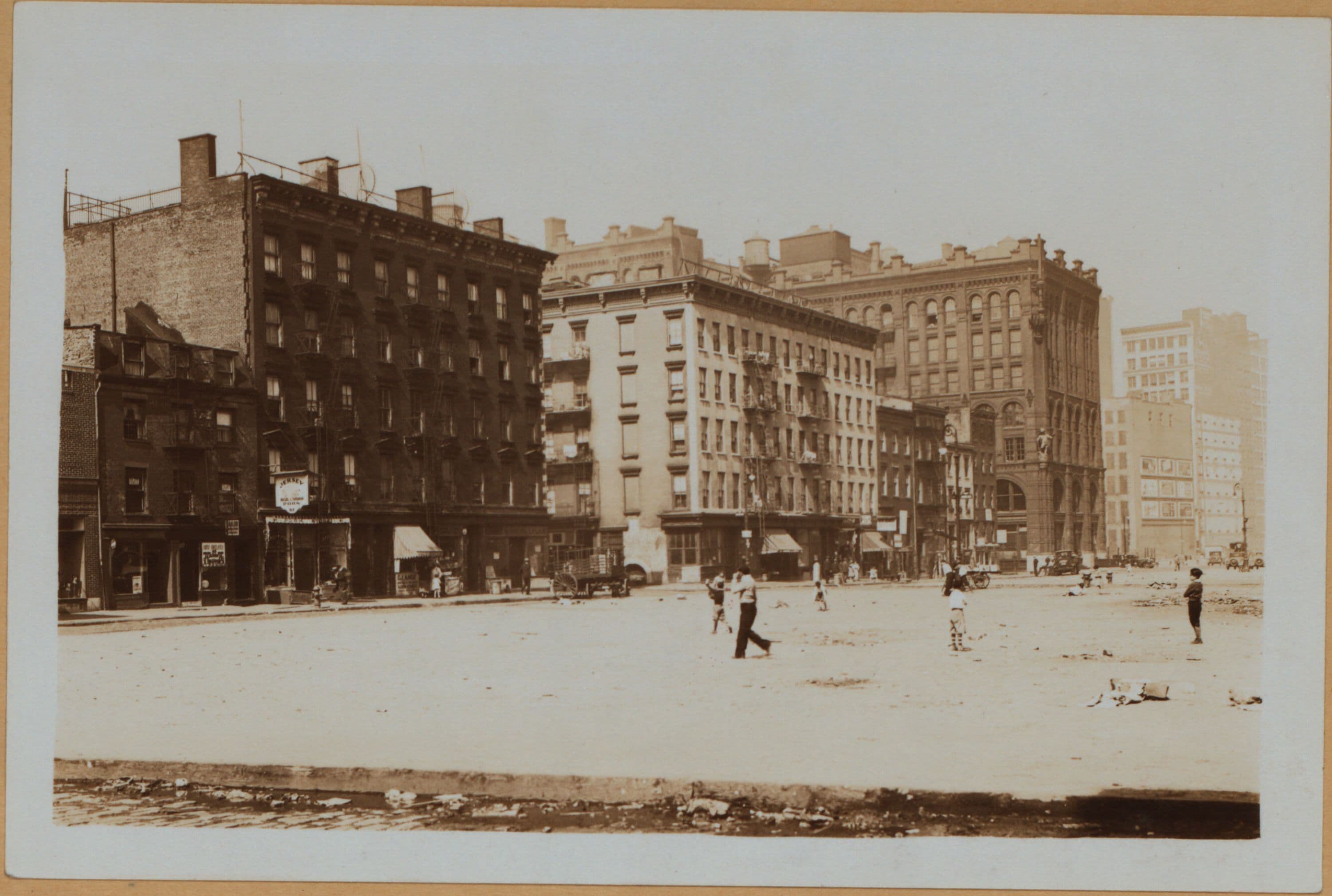 Manhattan: Houston Street (East) - Elizabeth Street