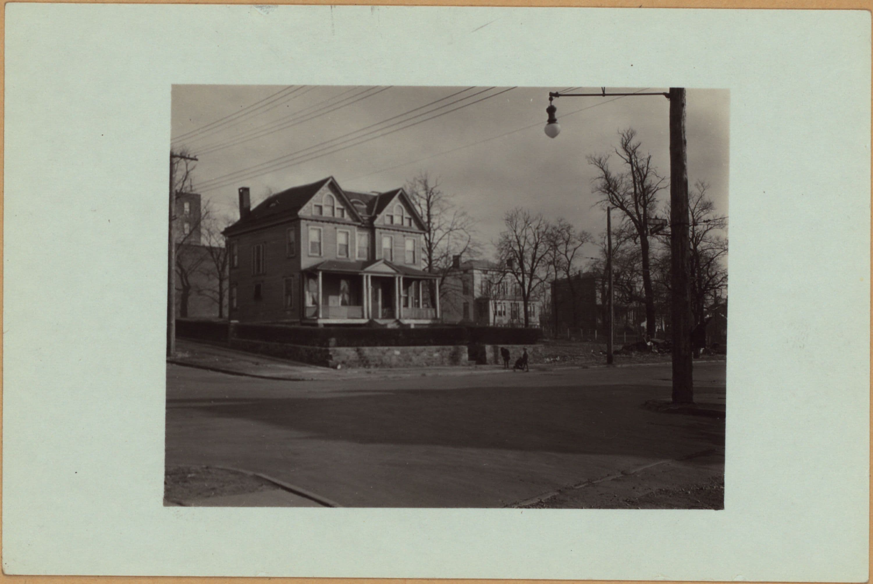 Queens: 4th Street - 27th Avenue, 1925–1931