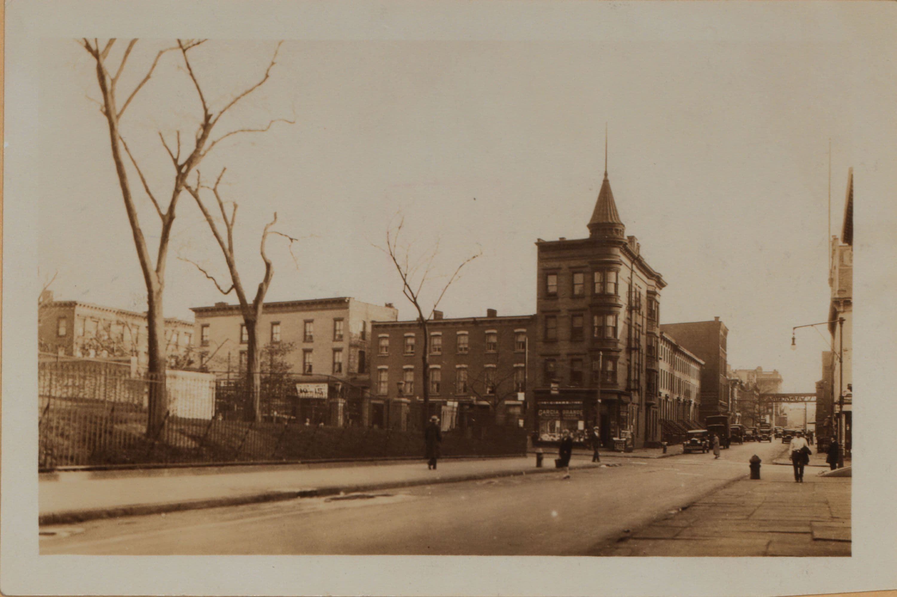 Brooklyn: Ashland Place - DeKalb Avenue