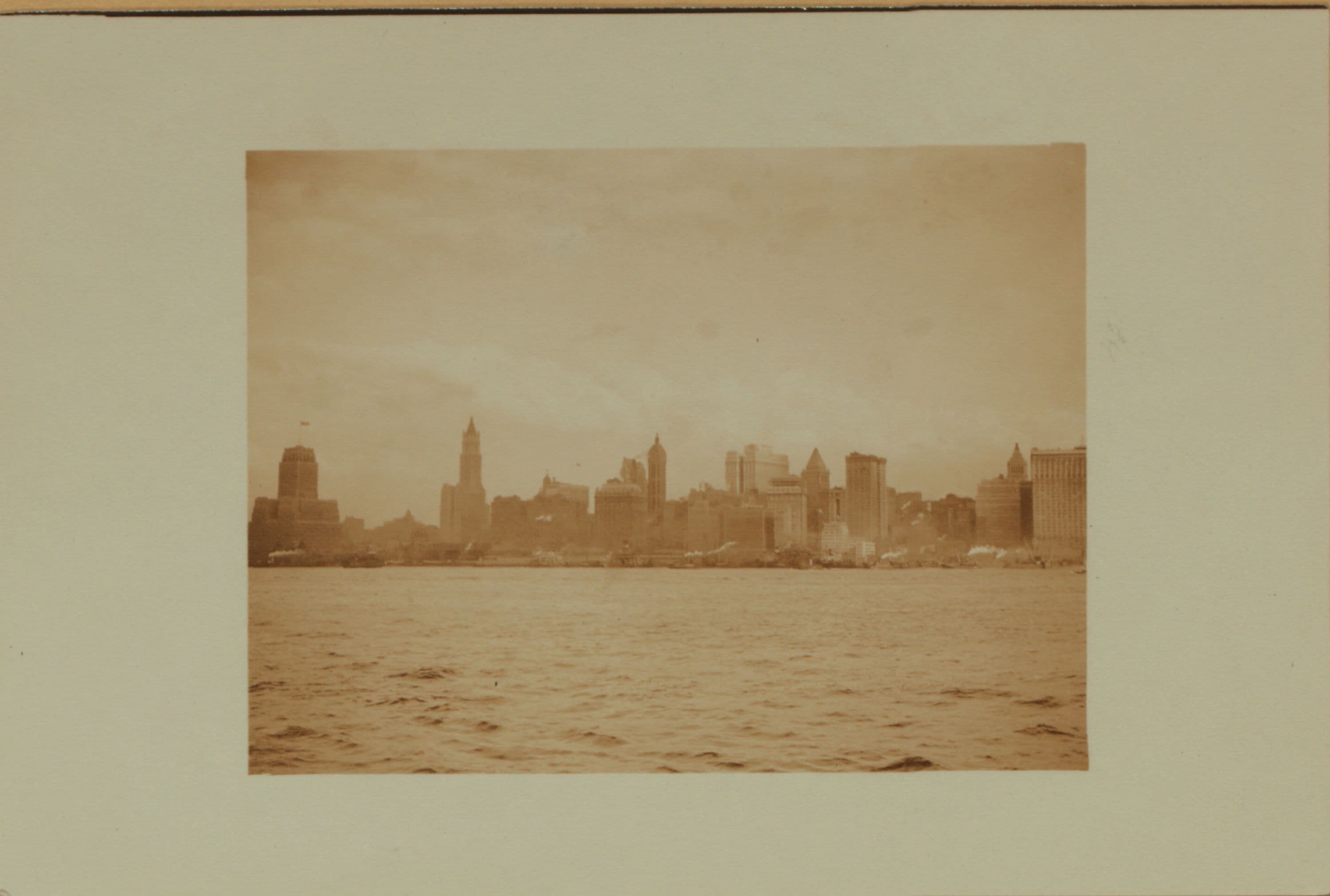 North (Hudson) River - Shore and skyline - Manhattan - Battery - 14th Street.
