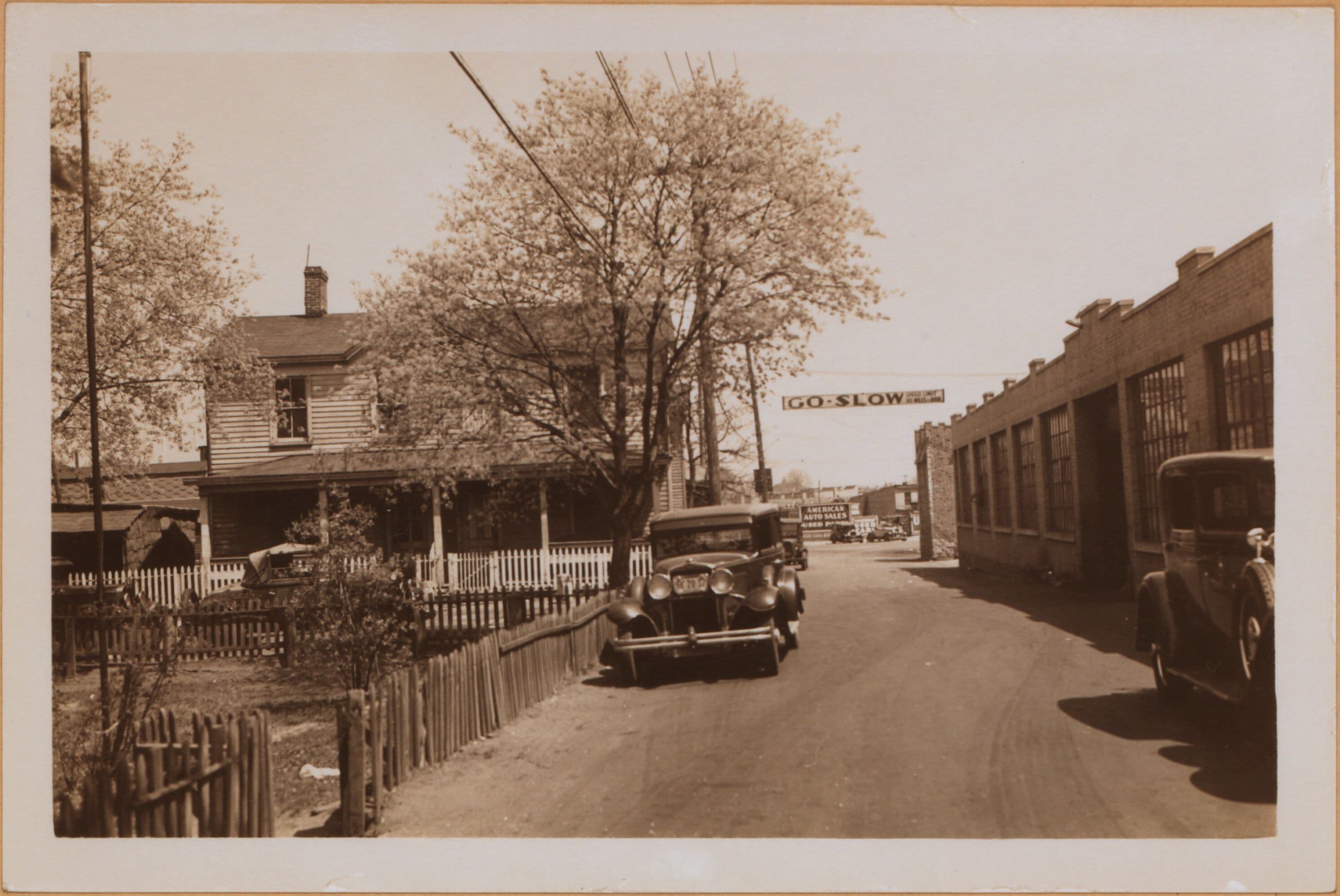 Brooklyn: Denyses Lane - Warehouse Avenue