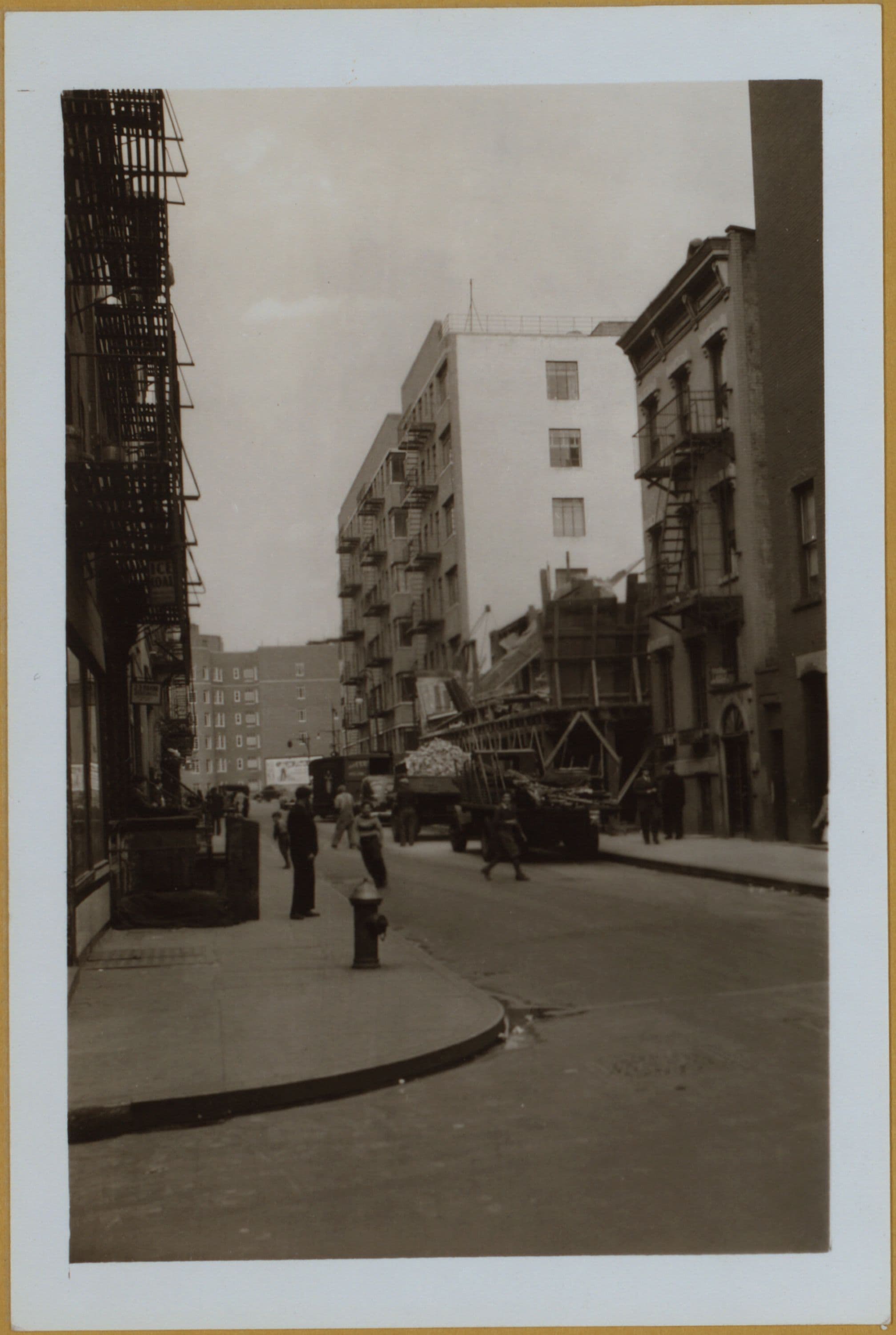 Manhattan: Downing Street - Bedford Street, 1941