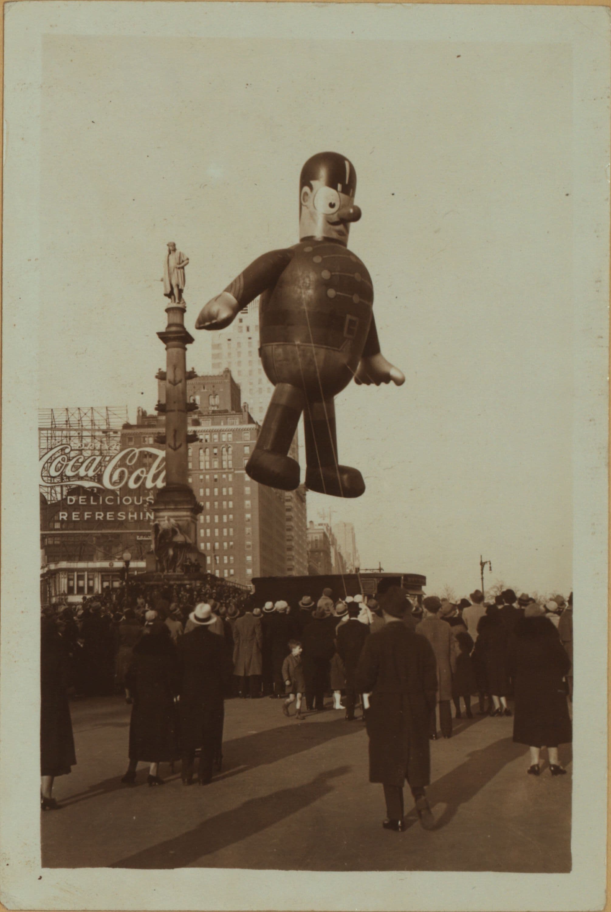 Celebrations - Parades - Municipal events - Macy's Thanksgiving Parade.