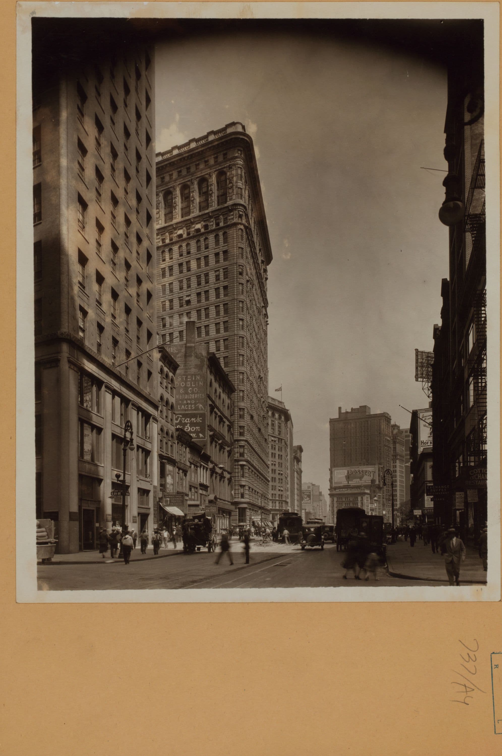 Manhattan: Broadway - 21st Street